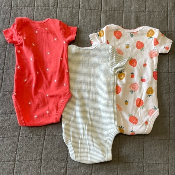 Onsies 3 pack worn 1x​​​​​​​ - Picture 2 of 3